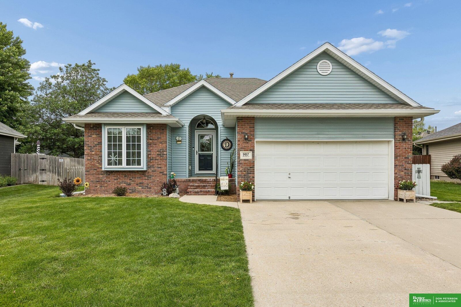 Property Photo:  987 Sheridan Street  NE 68025 
