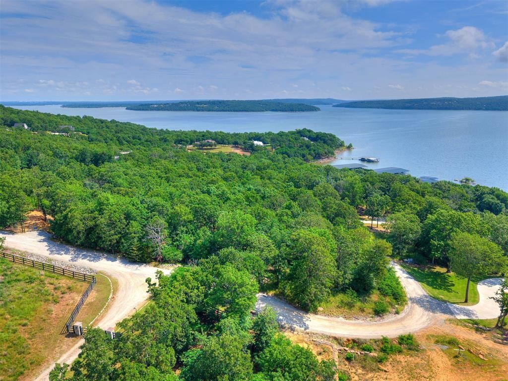 Property Photo:  305 Stone Ridge Road  OK 74432 