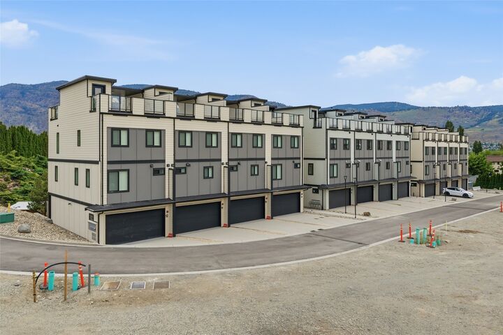 4601 97 Street 6 — photo 1