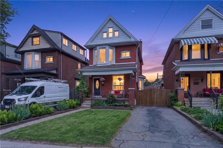 Property Photo:  125 Balsam Avenue S  ON L8M 3B4 