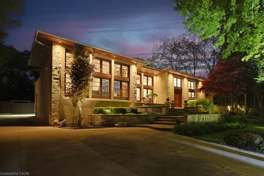 Property Photo: 1188 Birchview Drive ON L5H 3C8