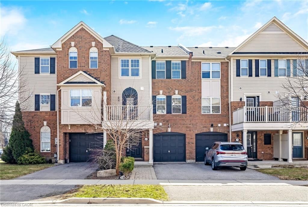 Property Photo: 3032 Drumloch Circle ON L6M 5H8