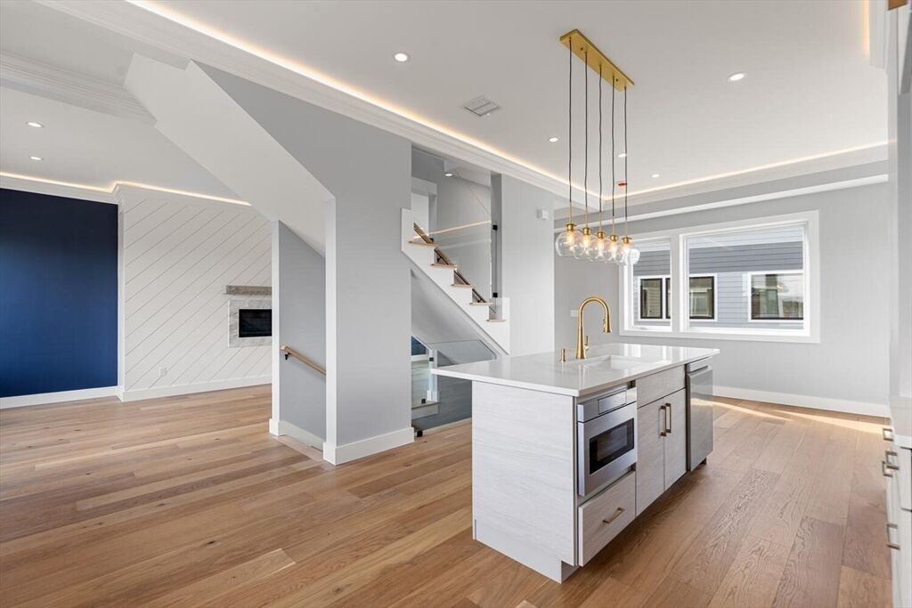 Property Photo:  308 Newton Street  MA 02453 