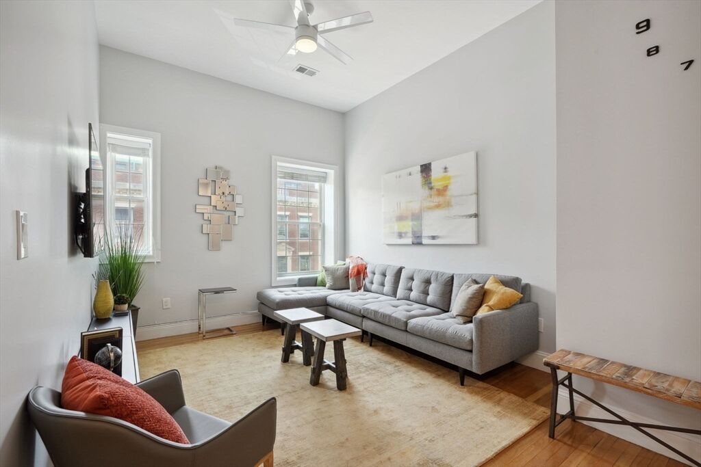 Property Photo:  119 Dorchester St 2  MA 02127 