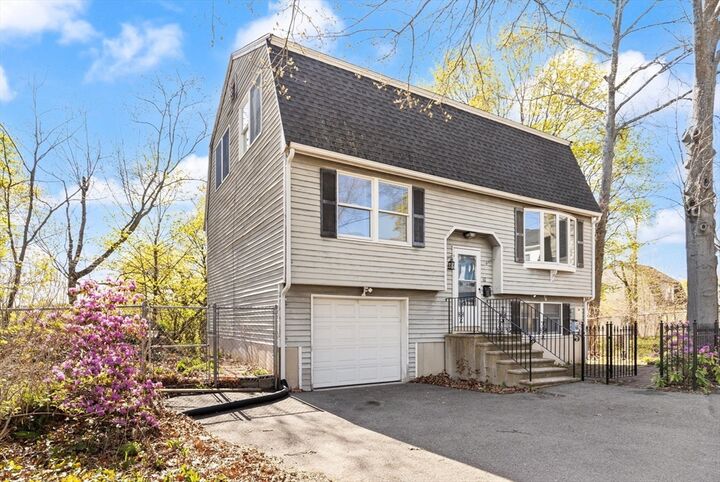 Property Photo:  10 Fiske Lane  MA 01902 