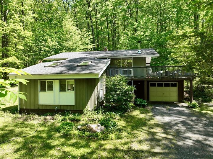 Property Photo:  8 Teawaddle Hill Rd  MA 01054 