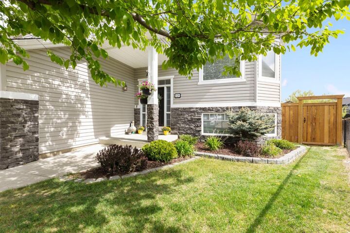 Property Photo: 128 Hillcrest Cape AB T1P 0A4