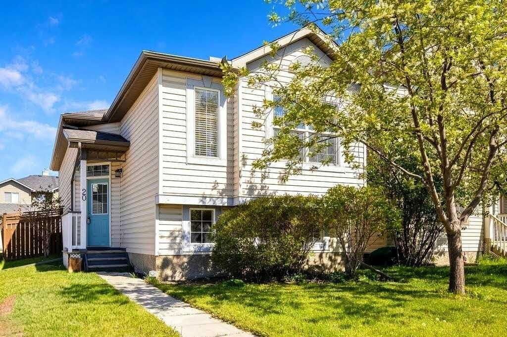 Property Photo:  20 Covepark Close NE  AB T3K 5R3 
