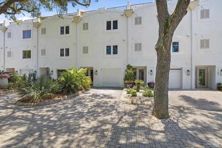 Property Photo:  1189 Gulf Breeze Pkwy  FL 32561 