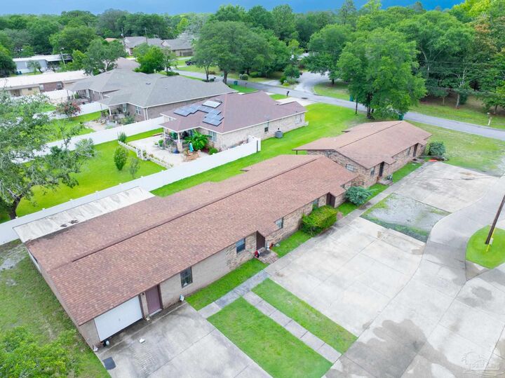 Property Photo:  818 Lark St, Fo Lark Ave 1,2,3,4  FL 32547 