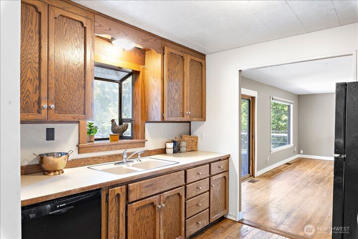Property Photo:  3817  Shelby Road  WA 98087 