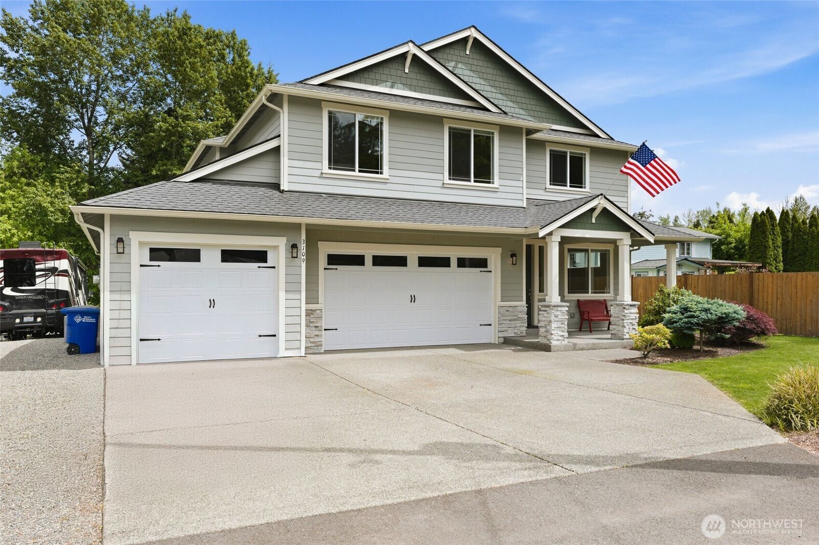Property Photo: 3109 108th Avenue E WA 98372