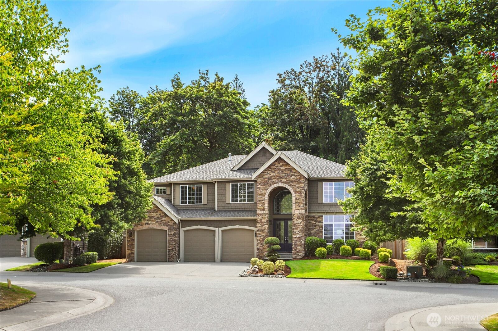 Property Photo: 25901 NE 1st Place WA 98074