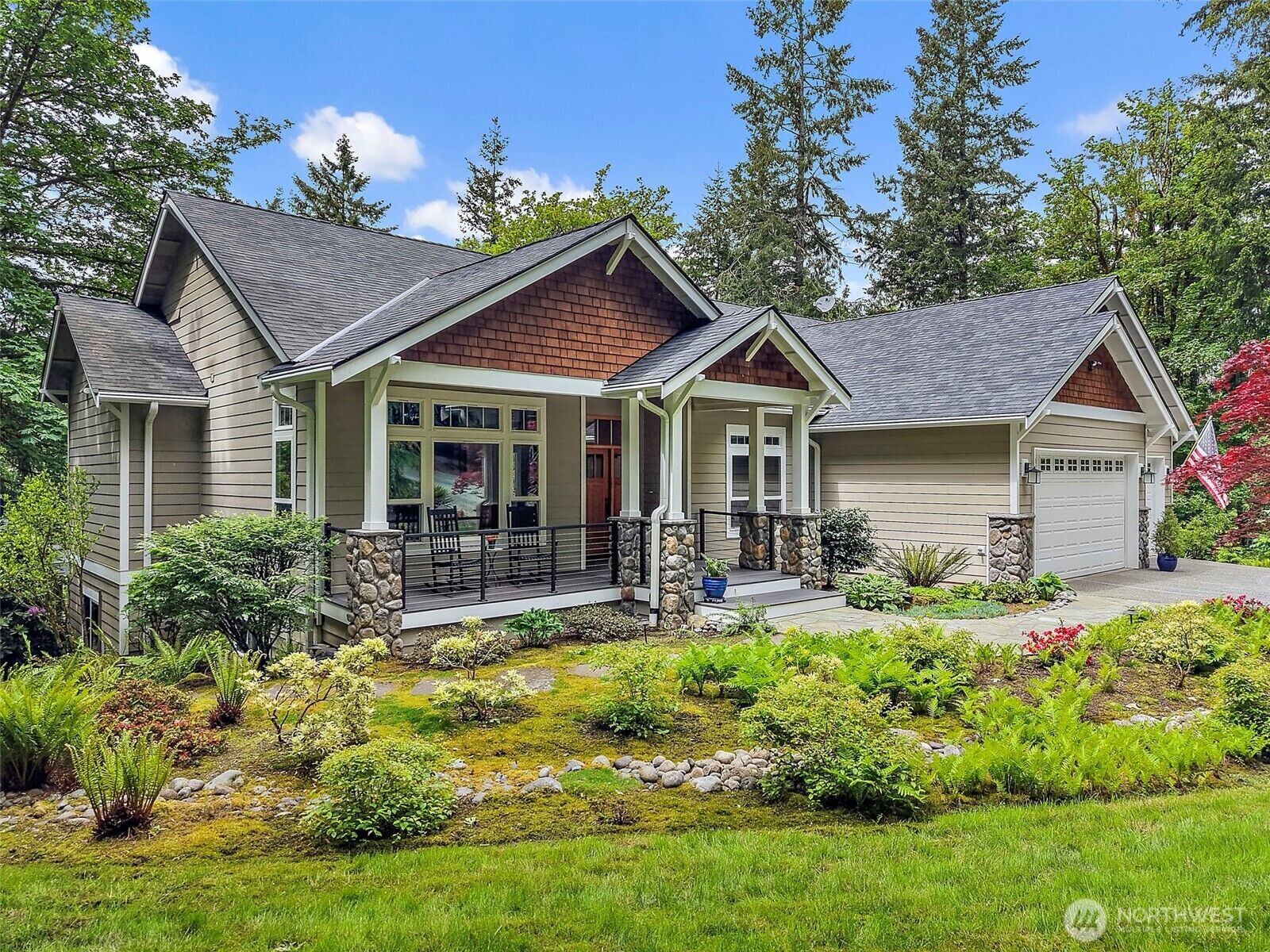 Property Photo: 6407 282nd Avenue SE WA 98027
