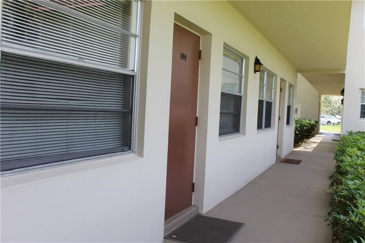 Property Photo:  23 Vista Gardens Trail 104  FL 32962 
