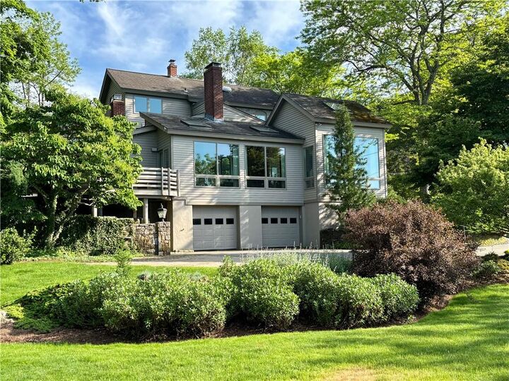 Property Photo:  10 Nayatt Road  RI 02806 