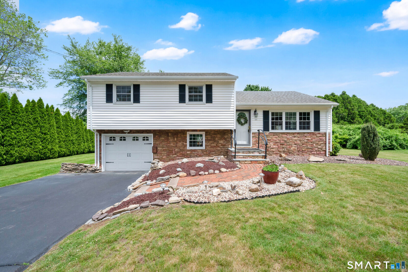 Property Photo: 121 Dogwood Lane CT 06074