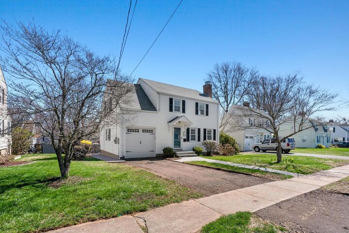 Property Photo:  10 Greenacres Avenue  CT 06107 