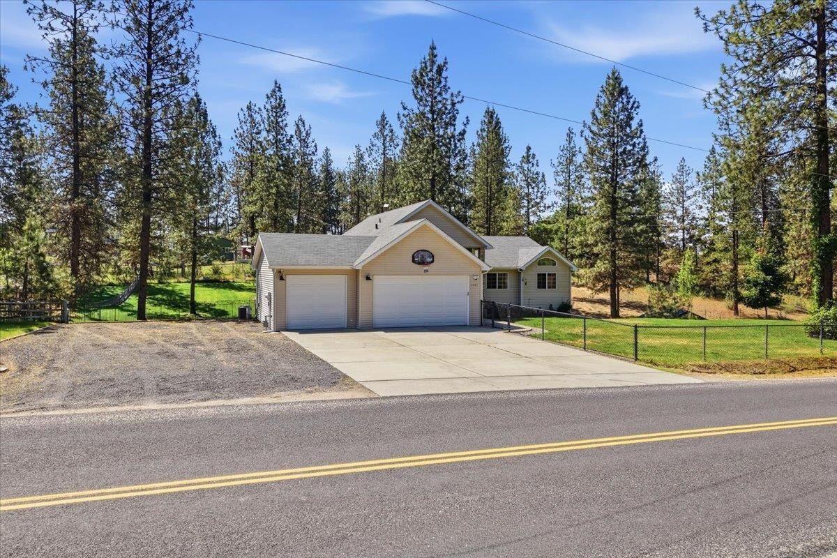 Property Photo:  5861 Jergens Rd  WA 99026 