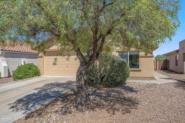 Property Photo:  9026 N School Hill Drive  AZ 85743 