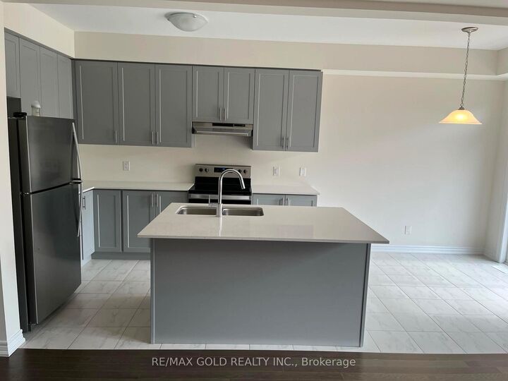 Property Photo: 90 Grassbourne Avenue ON N2R 0S5