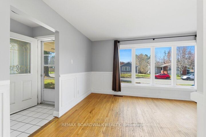 Property Photo: 1279 Adirondack Drive ON K2C 2V7