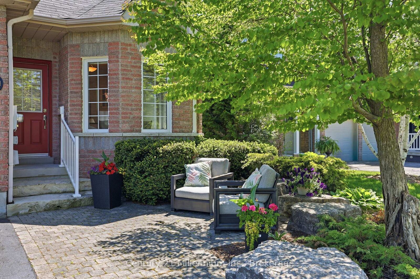 Property Photo:  18 Thomas Drive  ON L9Y 0A6 