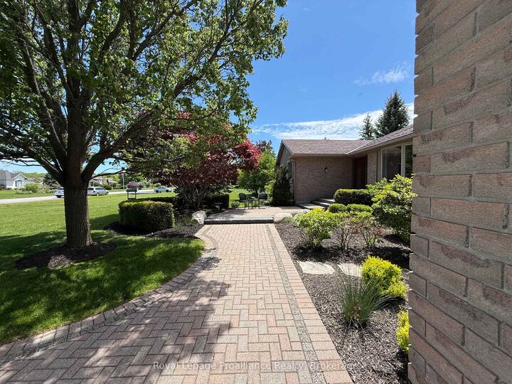 Property Photo: 100 Bay Breeze Street ON K8N 0L4