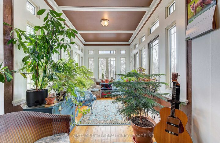 Property Photo: 49 Ridout Street S 5 ON N6C 3W8