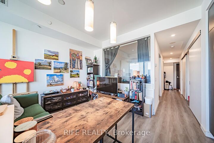 197 Yonge Street 2204 — photo 1