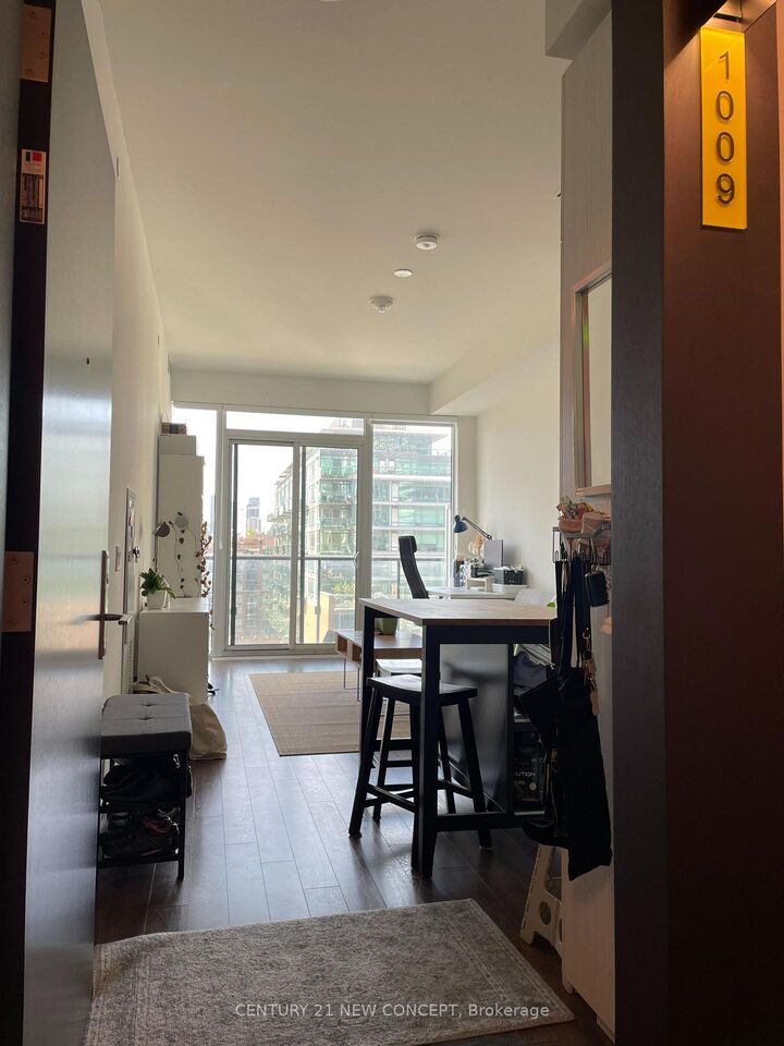 Property Photo: 158 Front Street E 1009 ON M5A 0K9