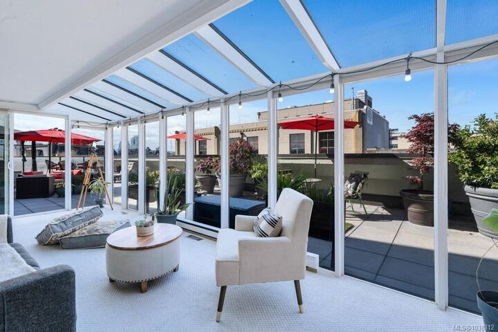 Property Photo:  525 Broughton St #306  BC V8W 3E2 