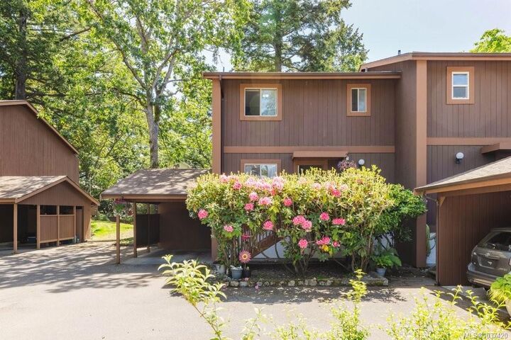 Property Photo: 933 Admirals Rd #3 BC V9A 2P1