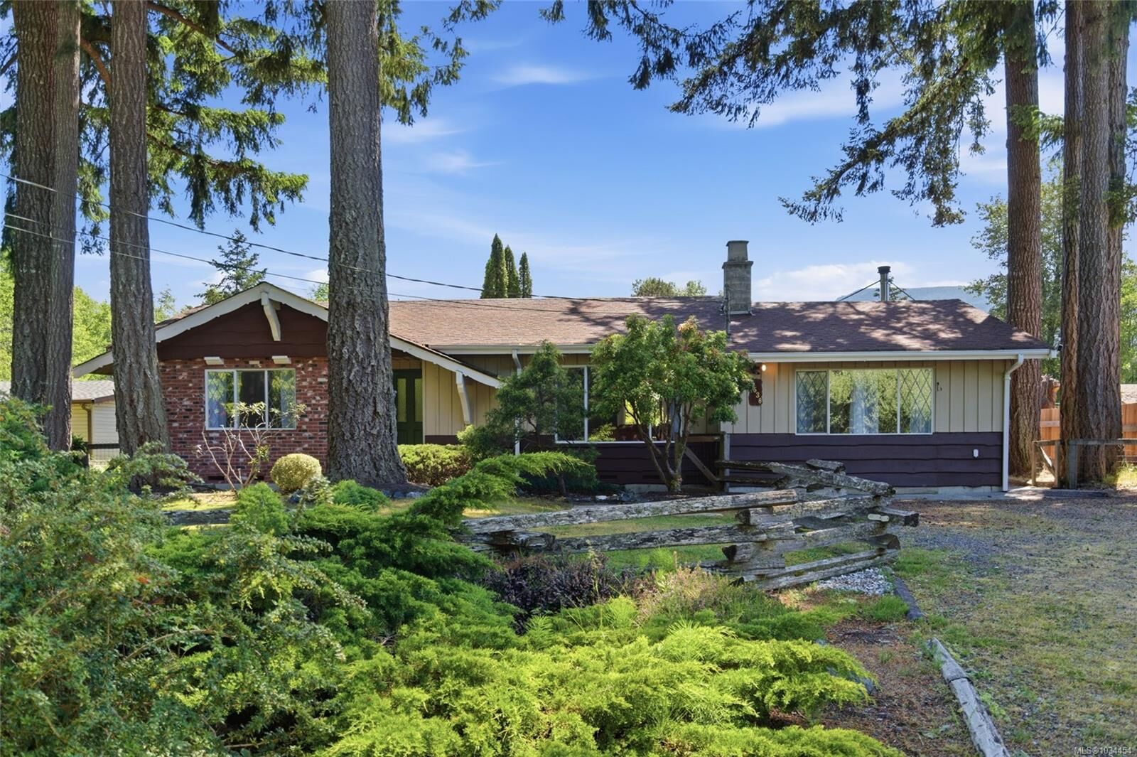 Property Photo:  3538 Harris Cres  BC V9K 1W1 