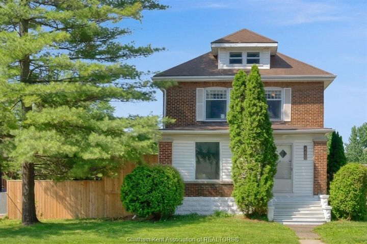 448 Queen Street — photo 1