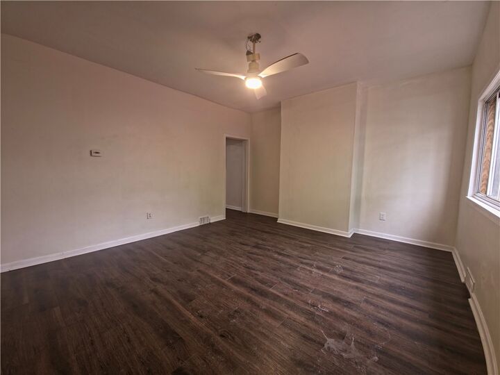 Property Photo:  1405-1407 West  PA 15120 