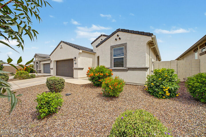 Property Photo:  2703 W Seaver Avenue  AZ 85120 