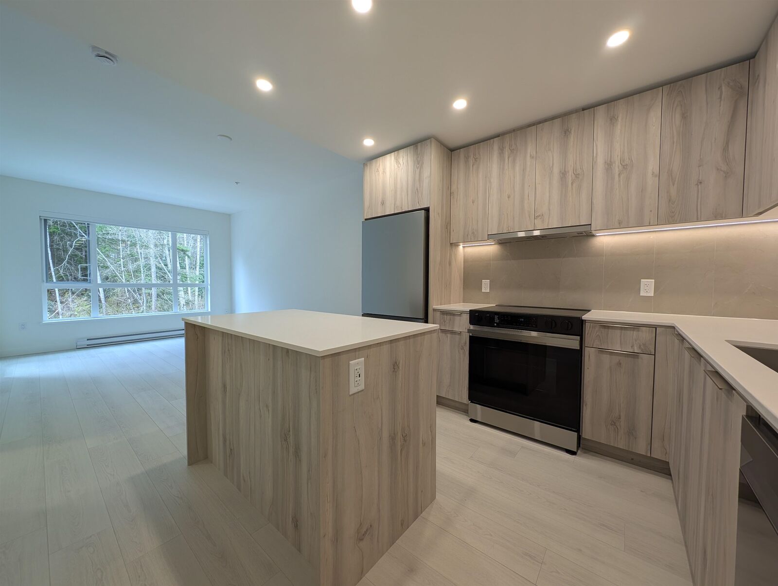 Property Photo:  3594 Malsum Drive 313  BC V7G 0B5 