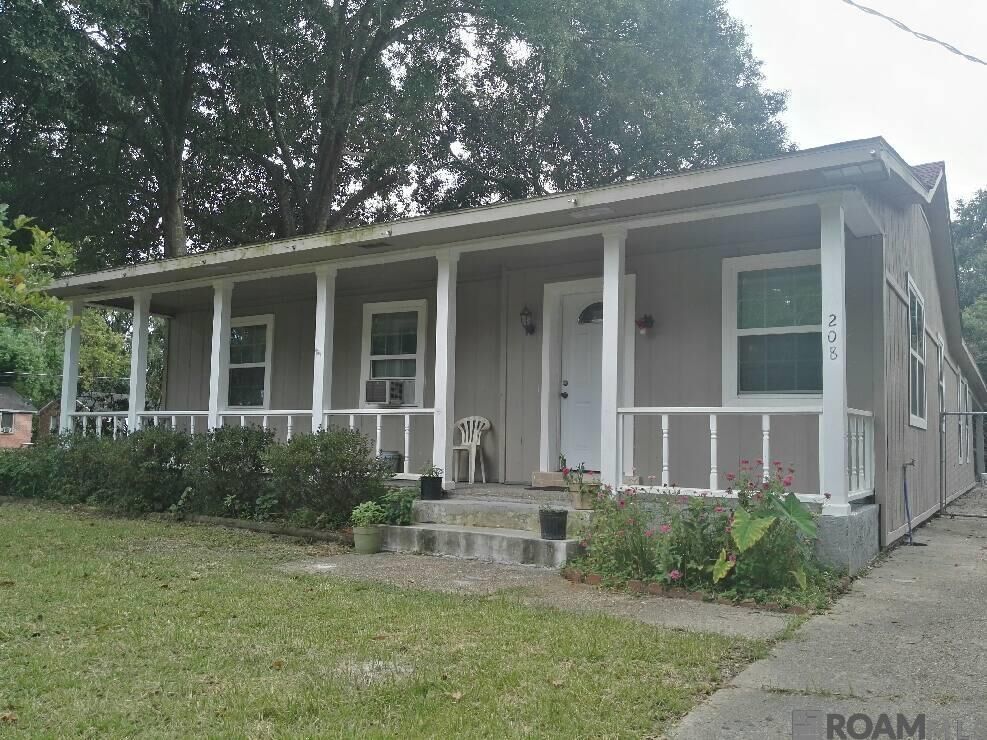 Property Photo:  208 Hazelnut St  LA 70726 