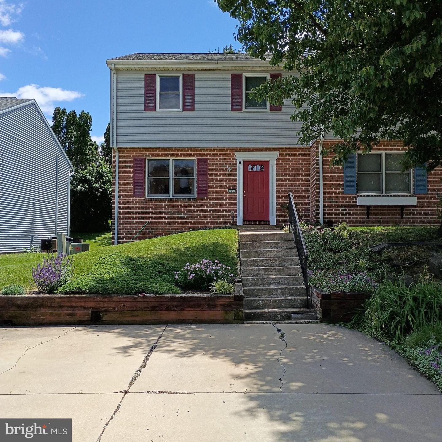 Property Photo:  53 Oriole Drive  PA 17522 