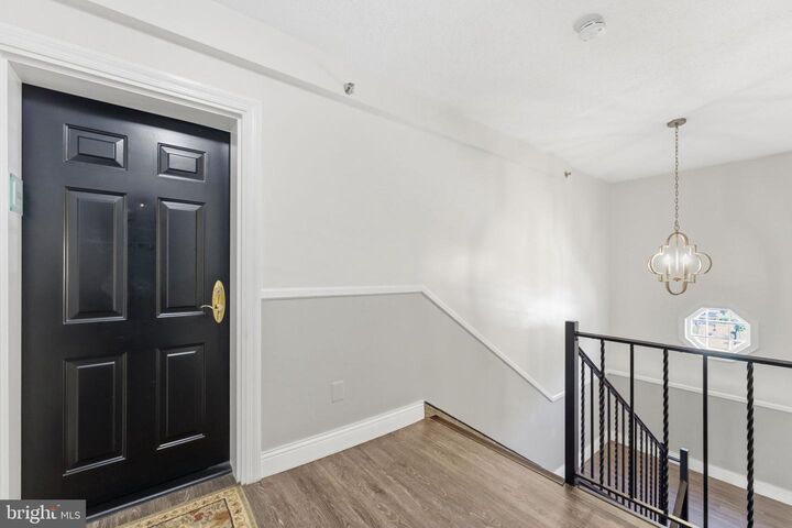 Property Photo:  612 Bashford Lane 1222  VA 22314 