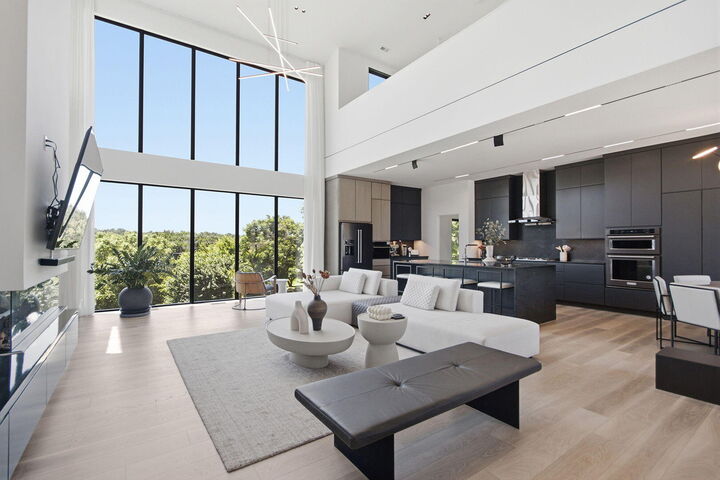 Property Photo: 4407 Silver Valley Dr MO 65203