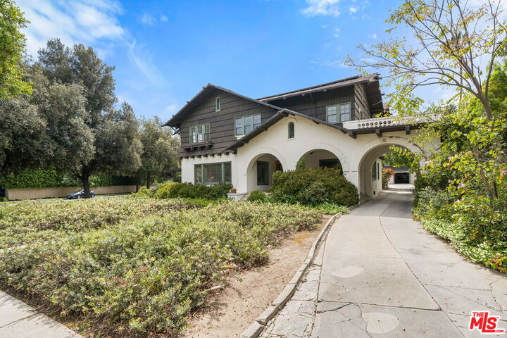 Property Photo:  801 N Rodeo Dr  CA 90210 