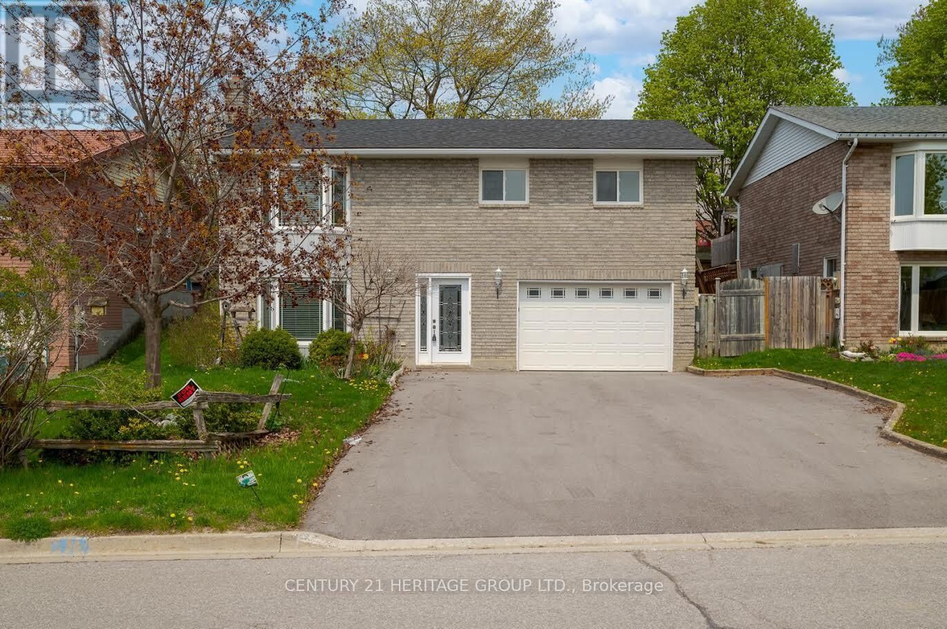 Property Photo:  154 Oakcrest Drive Bsmt  ON L4P 3H4 