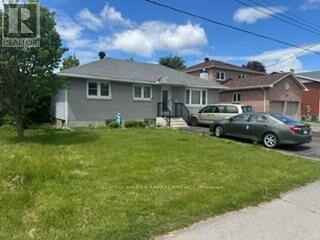 Property Photo:  1437 Kingsdale Avenue  ON K1T 1G8 