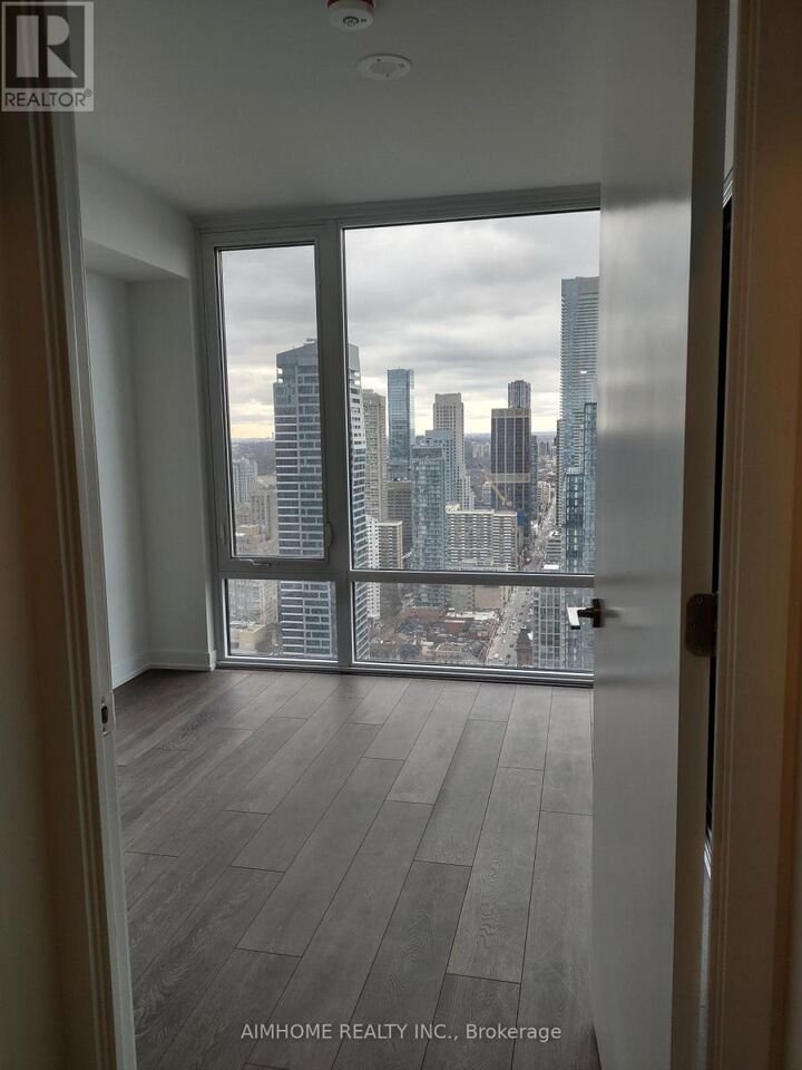 Property Photo: 501 Yonge Street ON M4Y 1Y4