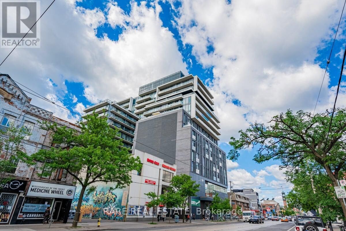 Property Photo:  297 College Street Ph5  ON M5T 0C2 