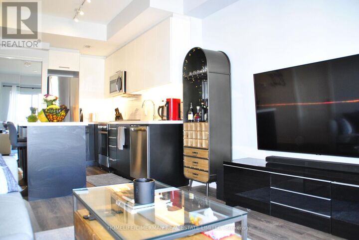 Property Photo:  1 Neighbourhood Lane 418  ON M8Y 0C2 