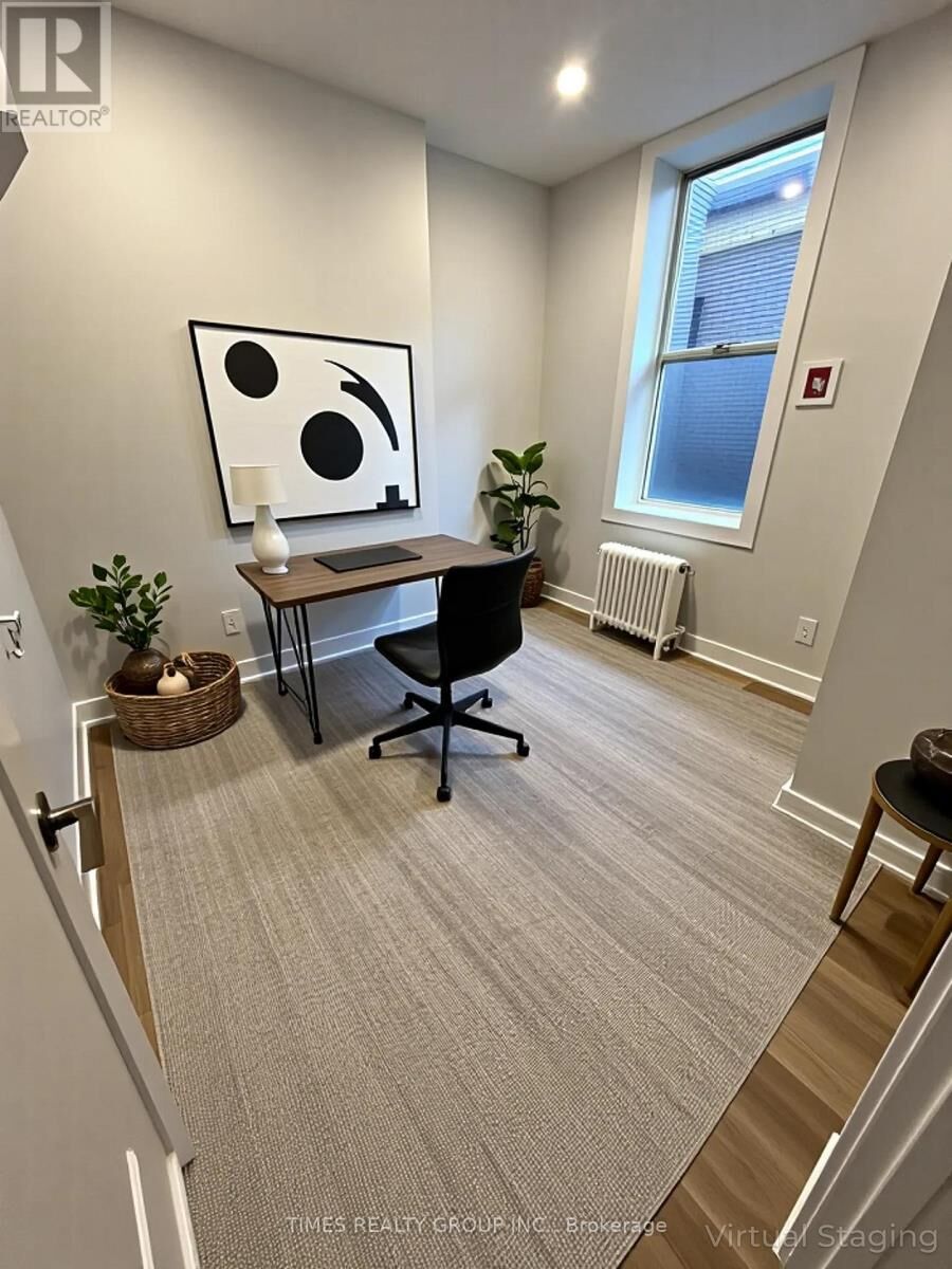 Property Photo:  592 Church Street 10  ON M4Y 2E5 