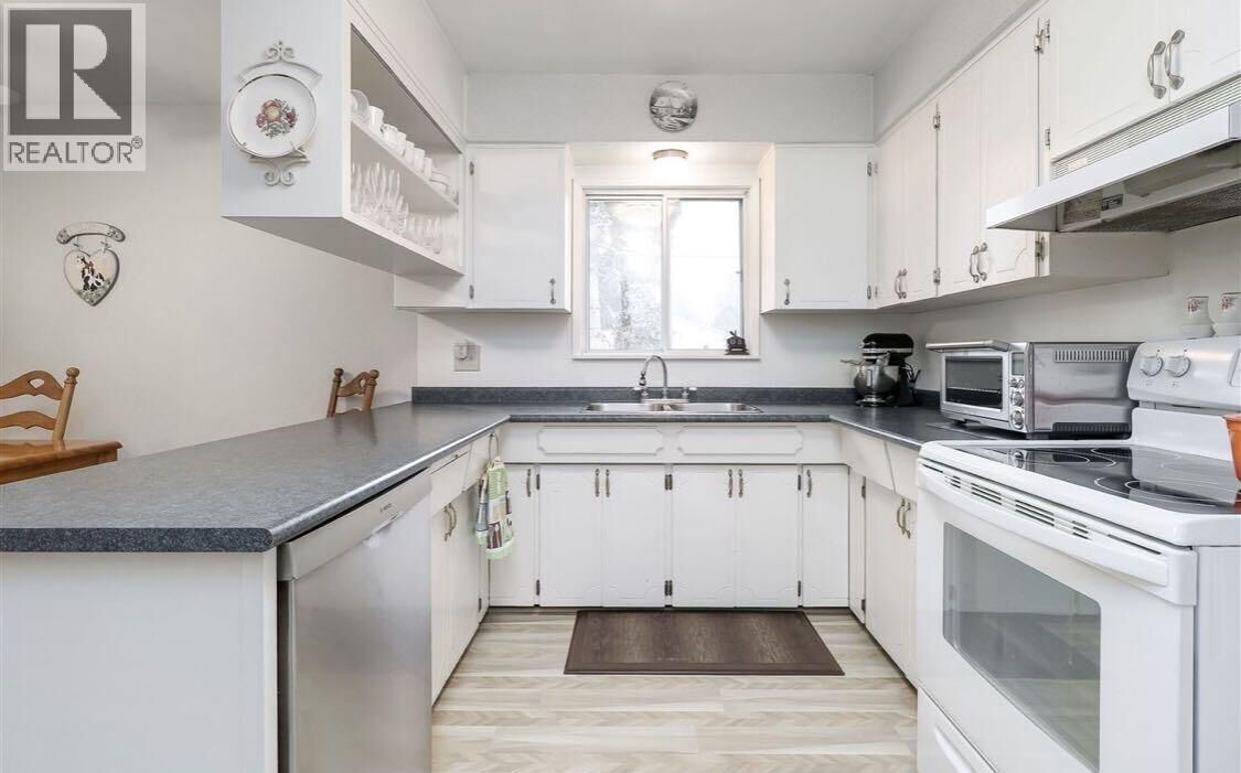 Property Photo: 3062 Wellington Street BC V3B 3X2